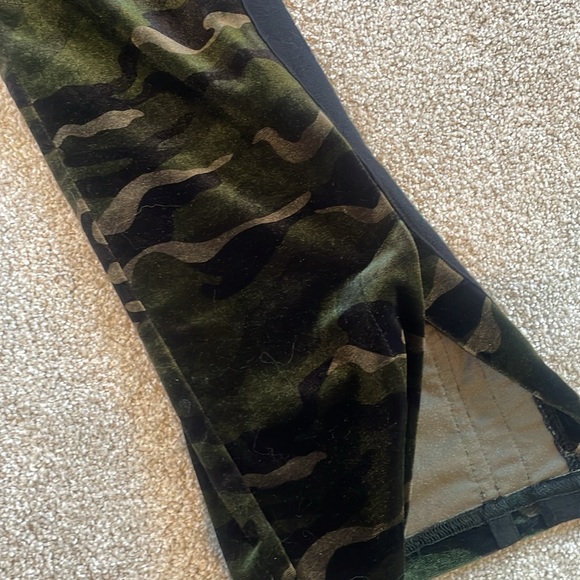 Pam and Gela CAMO side slit velvet velour track pants size small - Picture 5 of 7